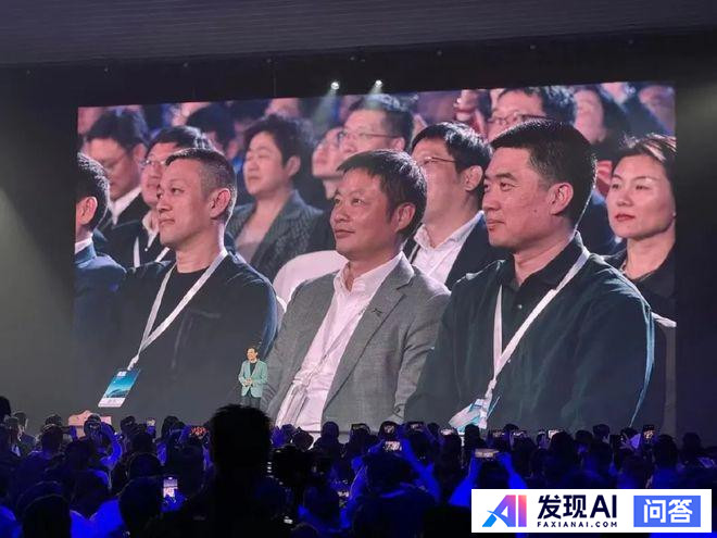 雷军回应穿皮衣「难道我一穿皮衣就是抄黄仁勋？没想到这么多人喜欢」，你怎么看？-4.jpg
